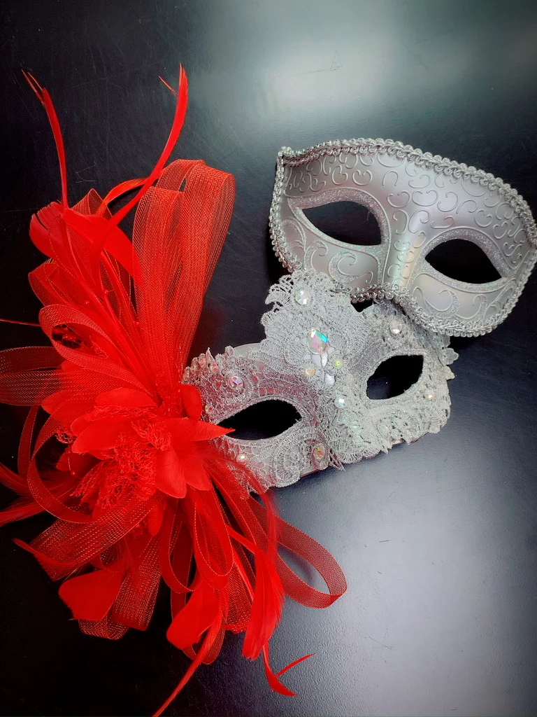 Silver Venetian - Red Feathers