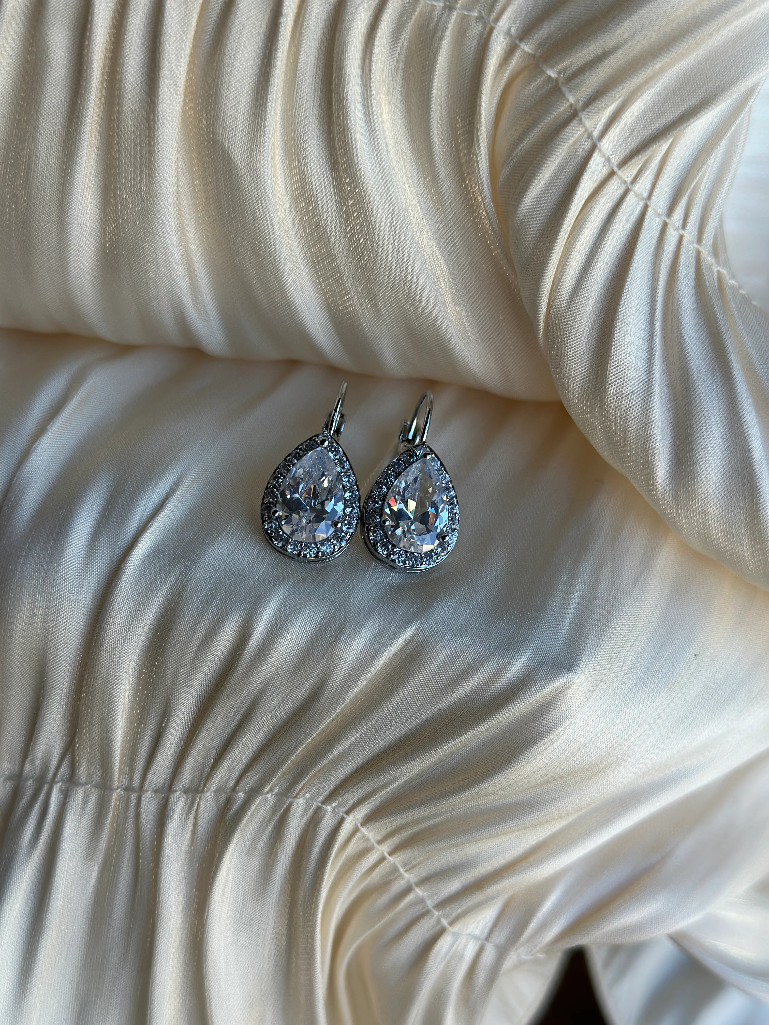 Starlume Teardrop Halo Earrings (Silver) - Image 3