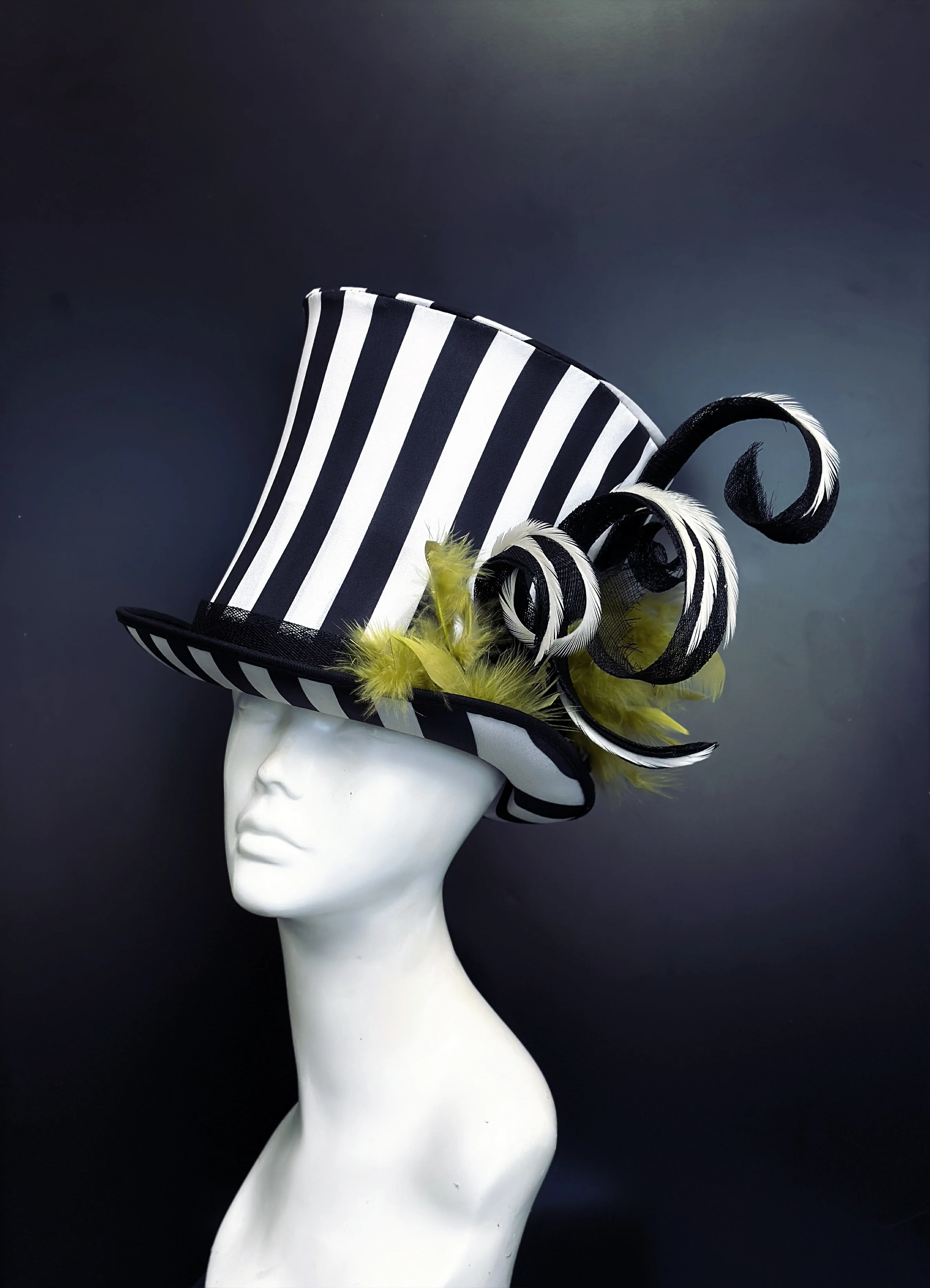 Top Hat - Curly Beetlejuice