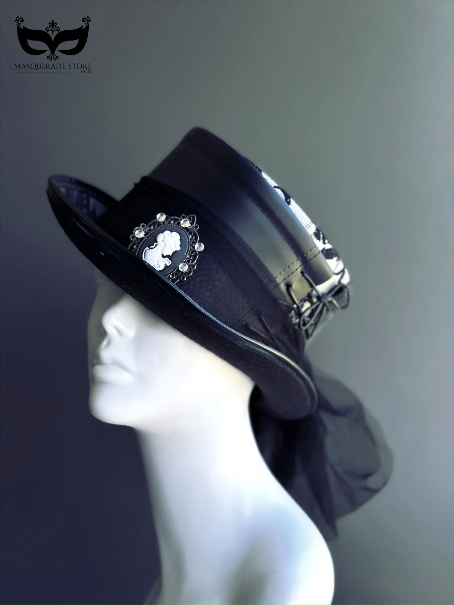Midnight Duchess – Black Lace Top Hat