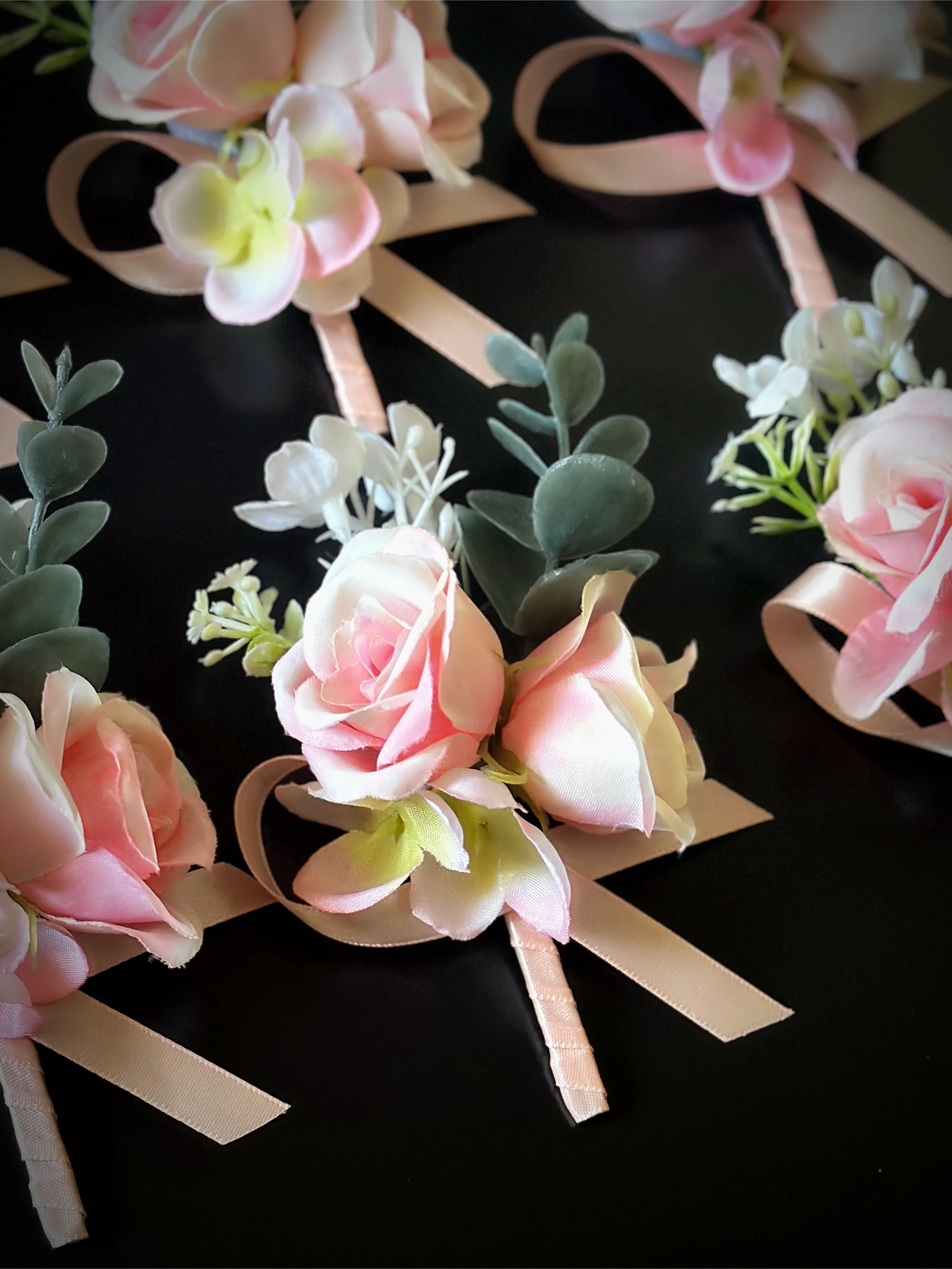 Wedding Boutonniere Set - 6 PCS - Light Pink Green - Image 2