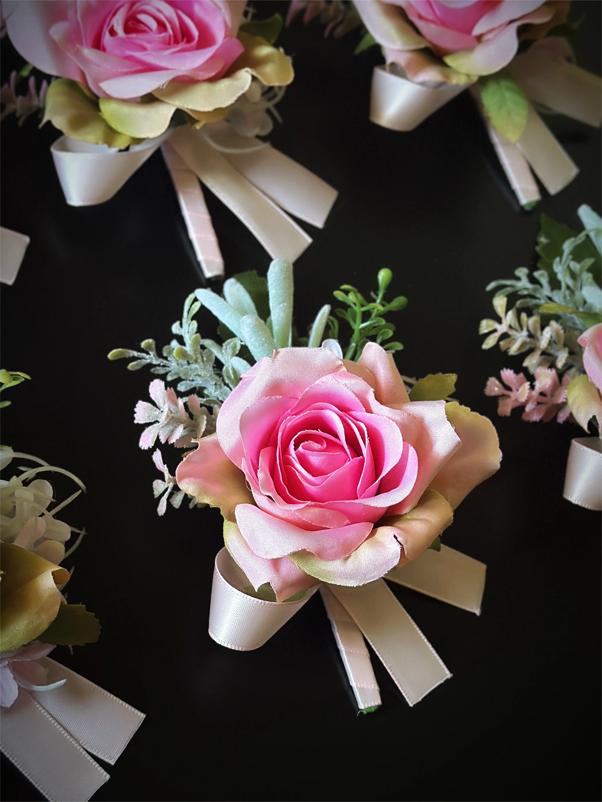 Wedding Boutonniere Set - 6 PCS - Pink Green - Image 2