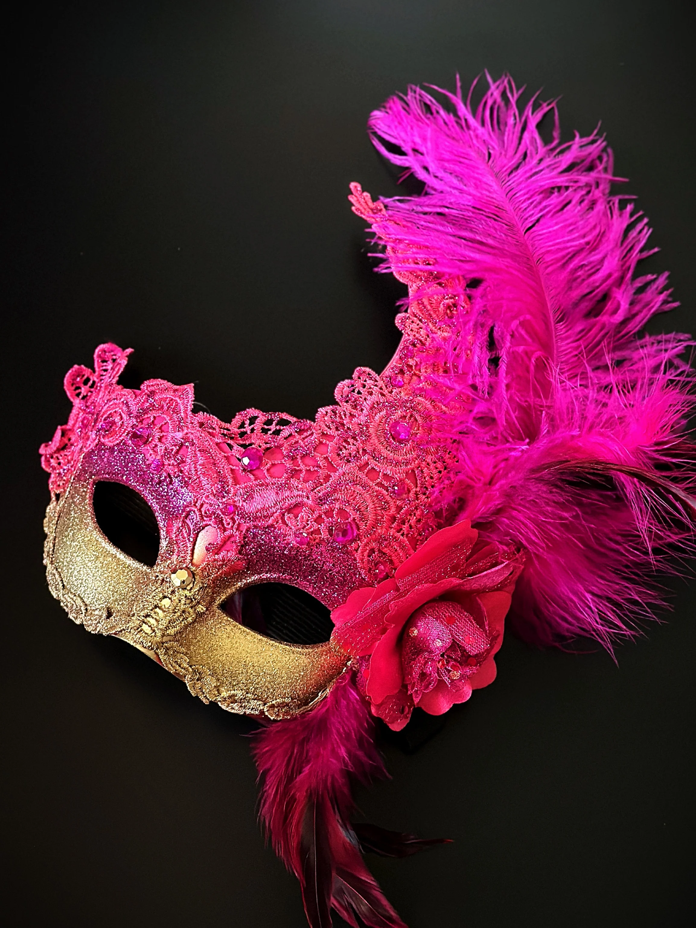 Brocade Feather Mask - Hot Pink Gold