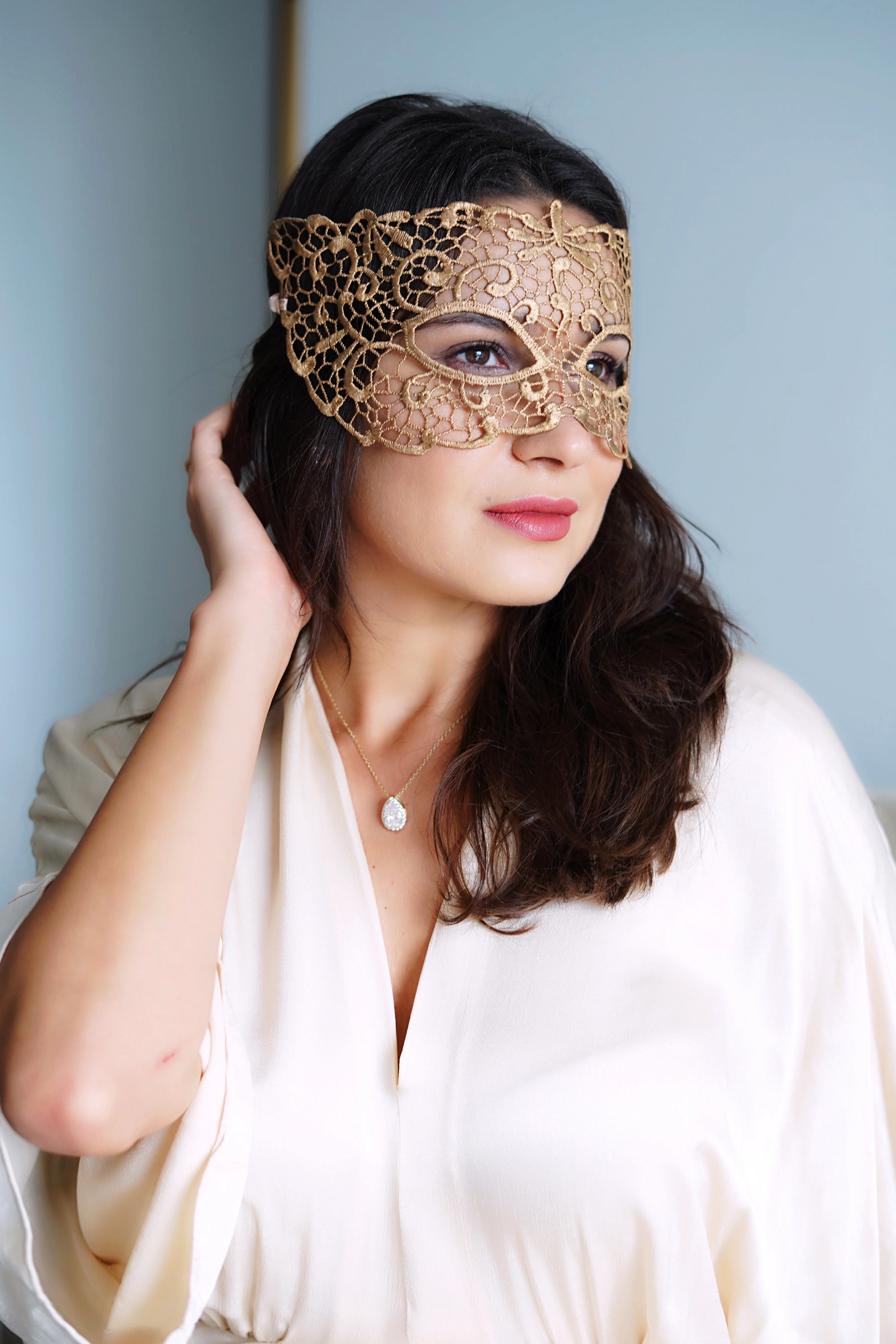 Fiona Lace Mask - Gold - Image 4