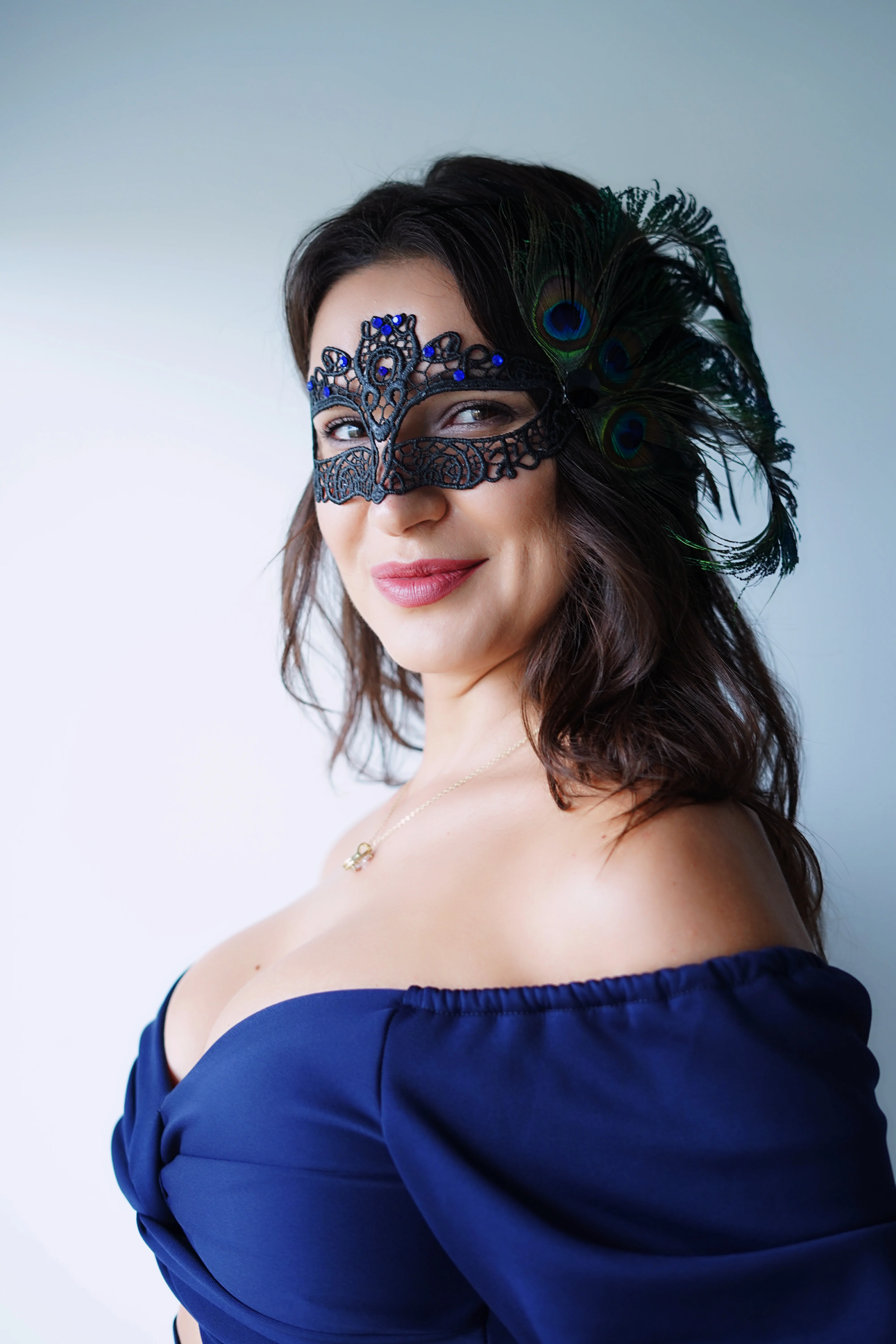 Crown Lace Mask - Black - Peacock Feathers With Rhinestones - Image 4
