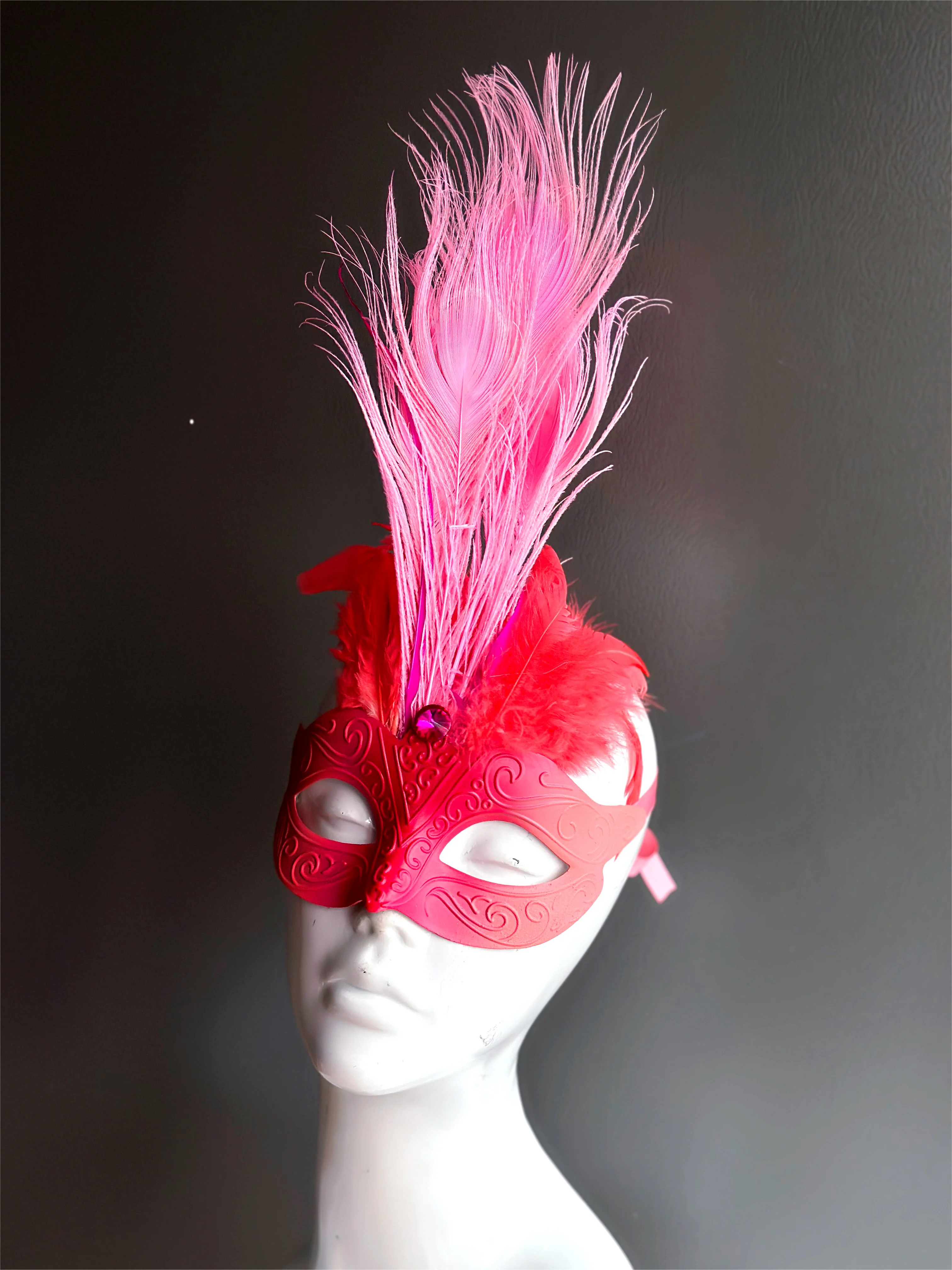Flamingo Feather Mask - Pink