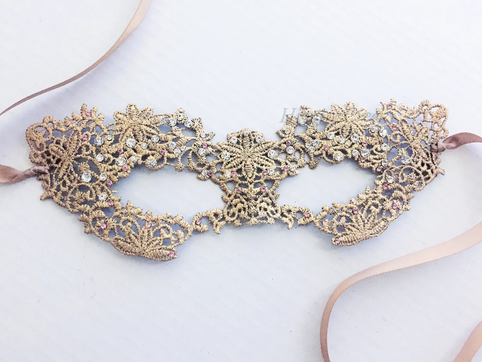 Princess Lace Mask - Gold - Image 4