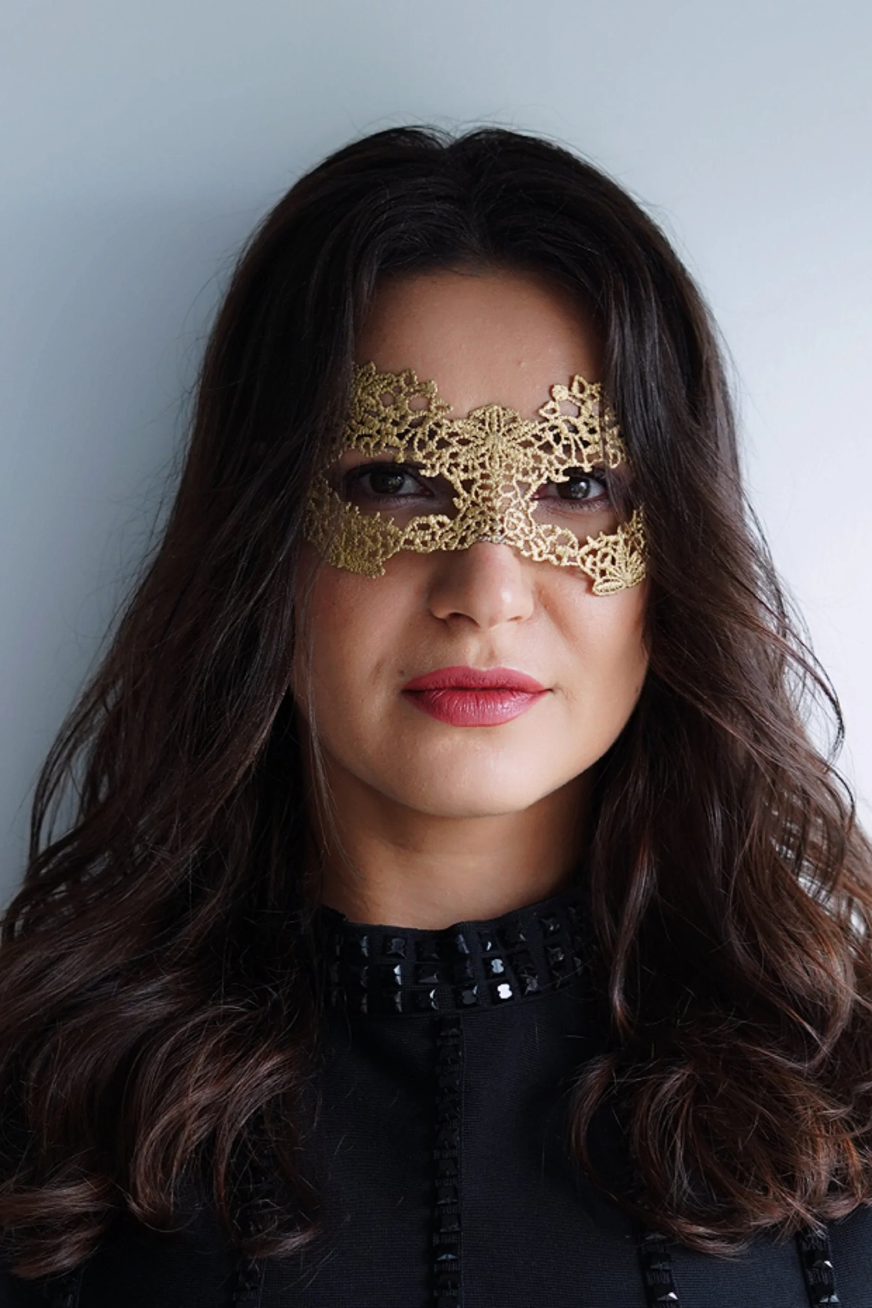 Princess Lace Mask - Gold - Image 6
