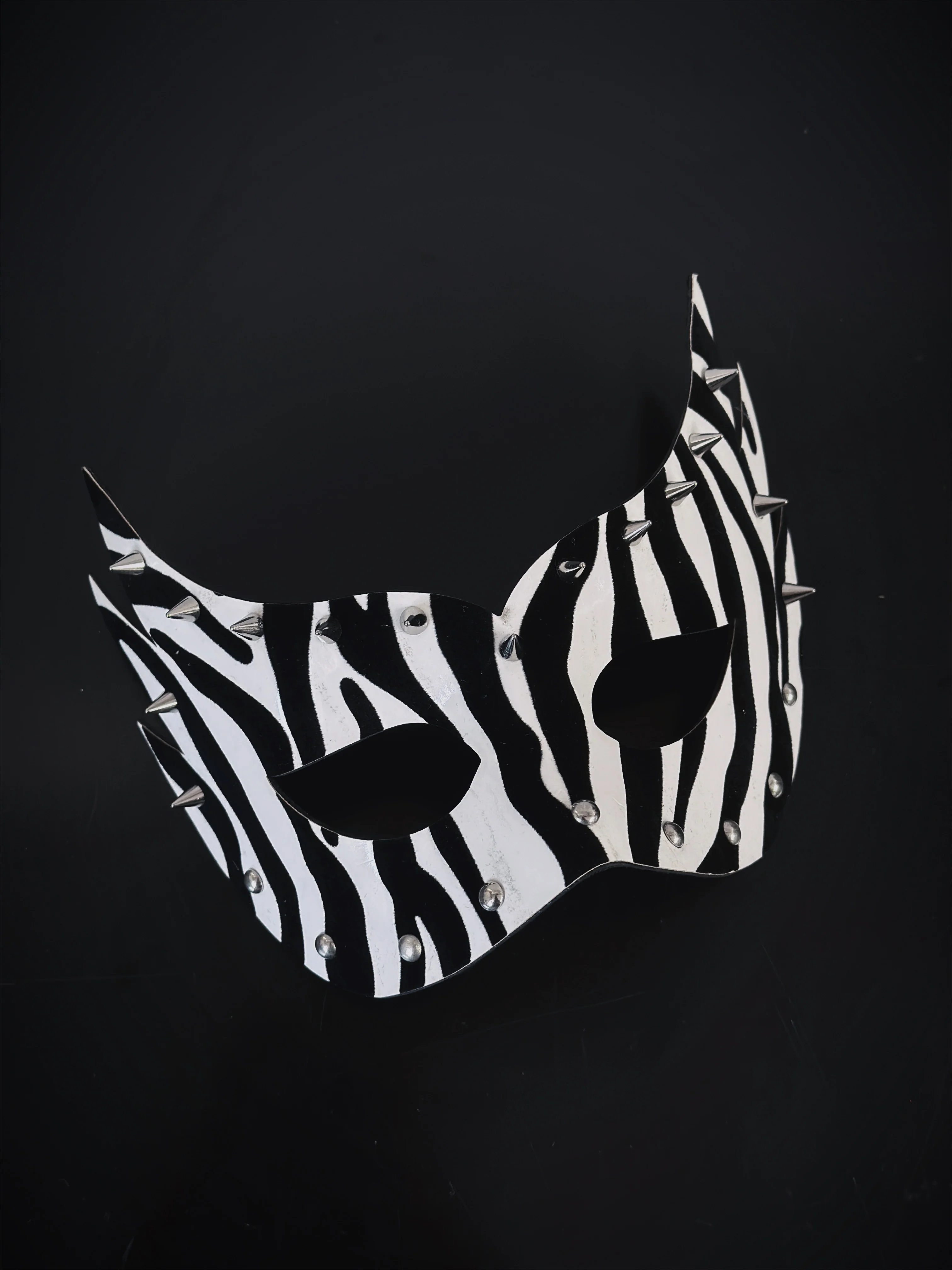 Zebra Stripe Spiked Mask - Black/White