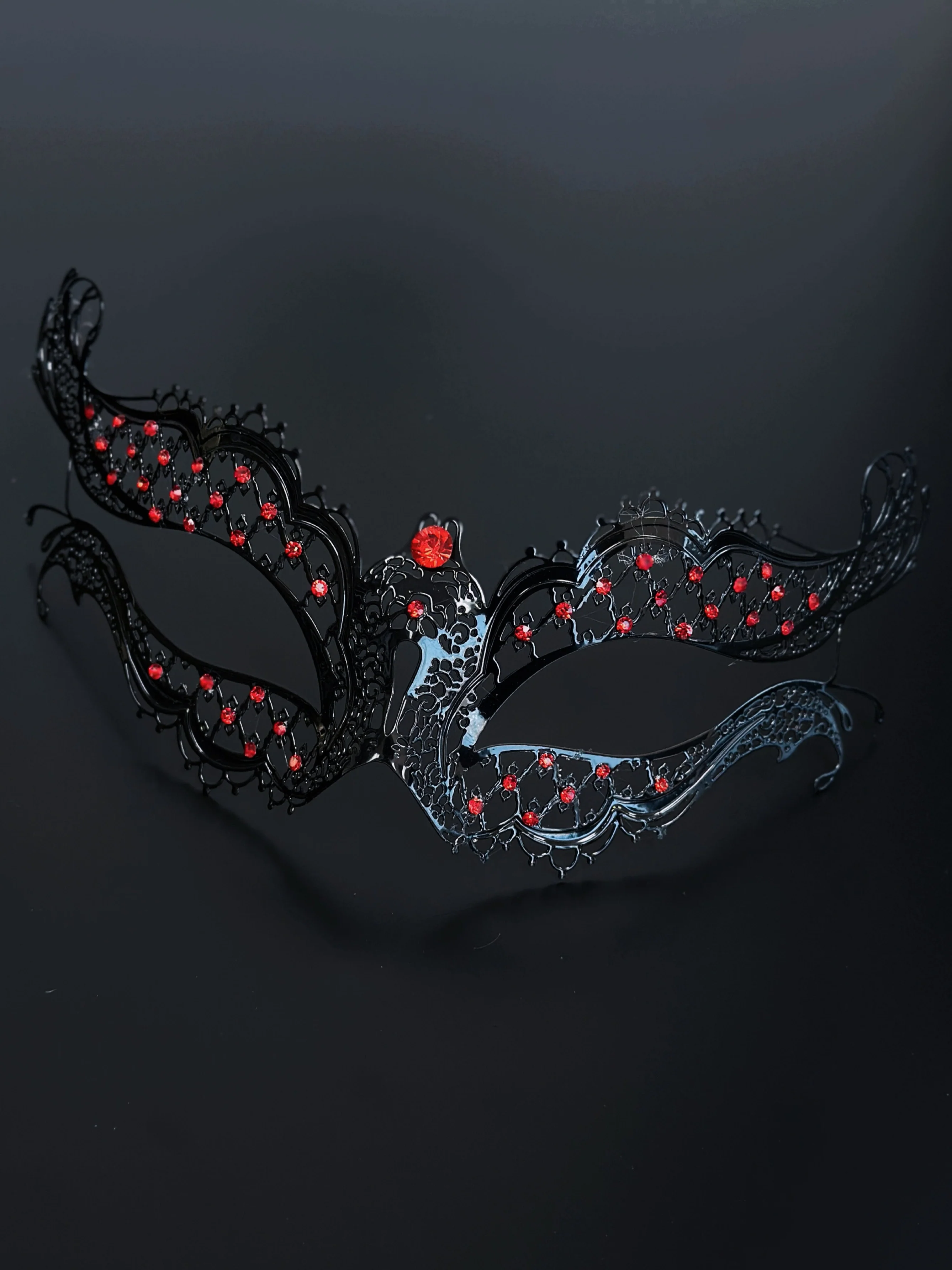 Katherine Mask - Black/Red - Image 2